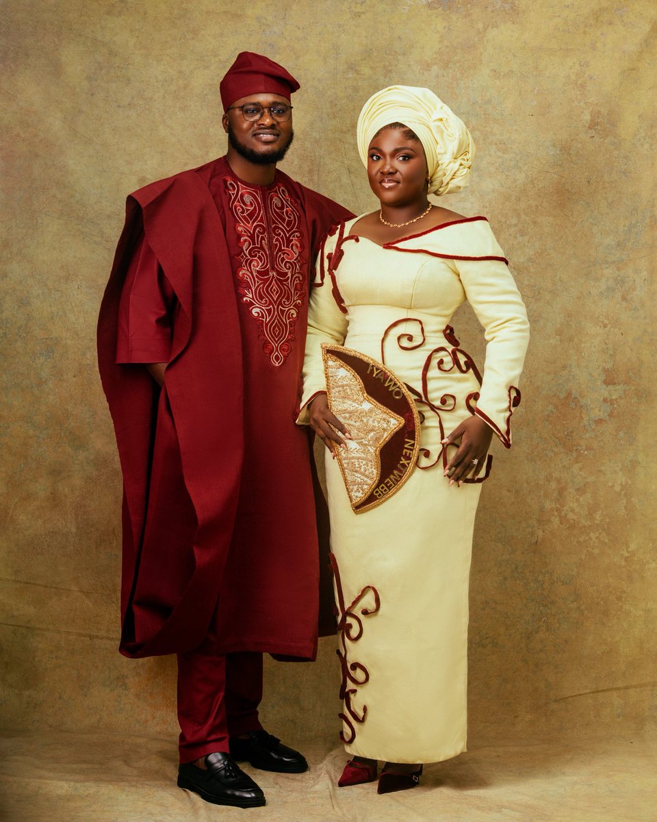 Threadlers's tweet photo. One year being Iyawo NEXTWEBB☺️ https://t.co/q4mjOZ9S8V