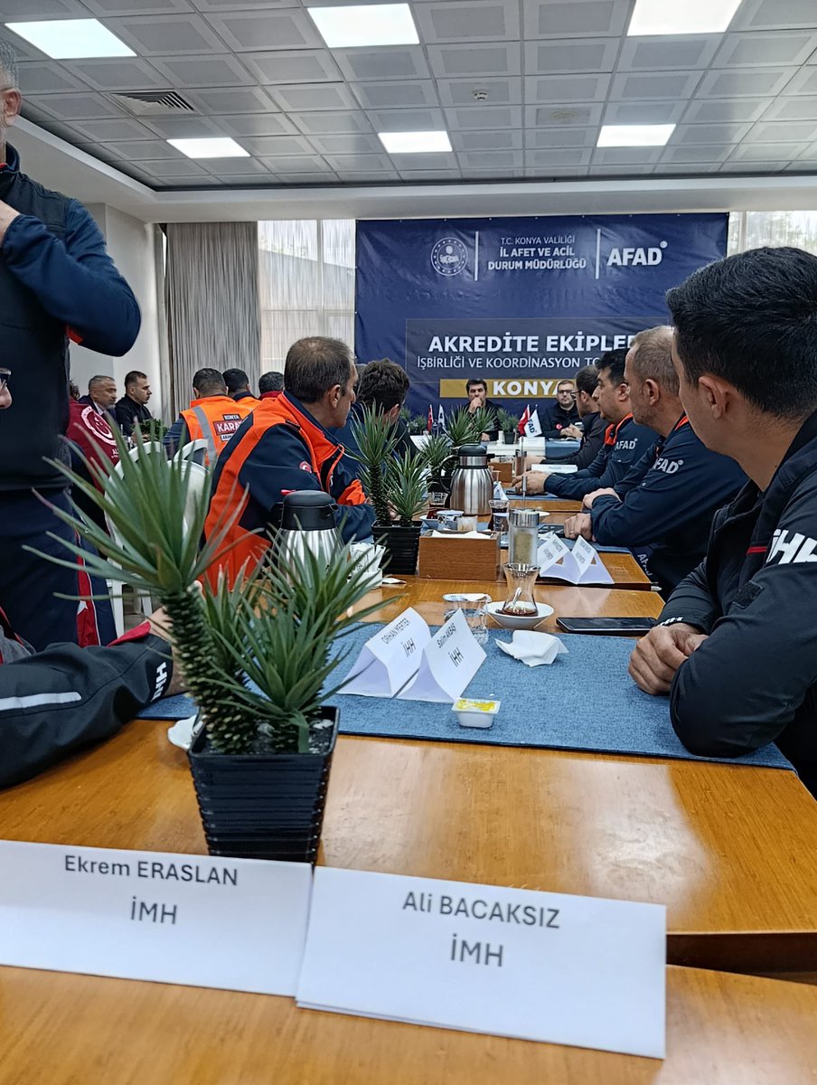 imhsarkonya's tweet photo. 📍 Konya AFAD koordinasyonunda, DSİ 4. Bölge Müdürlüğü ev sahipliğinde düzenlenen “Akredite Ekipler İş Birliği ve Koordinasyon Toplantısı”na katıldık.

Afet anında daha hızlı ve sistematik müdahale için; saha koordinasyonu ve ekipler arası iletişim konularını değerlendirdik. https://t.co/o7tj7G1FrT