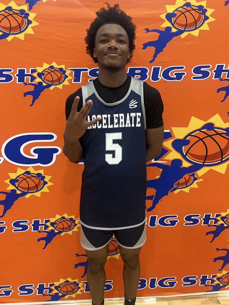 BigShotsGameMVP's tweet photo. #BIGSHOTS #RICHMONDRUMBLE

Team Loaded Gold 64

2 Zihkee Dickerson 22pts 
5 Rashad Williams 12 pts

Team Accelerate UA Rise 70

5 Donte Greene Jr 15 pts
15 Fleet Payne 29 pts (6) 3s https://t.co/RNBmQDtYSR