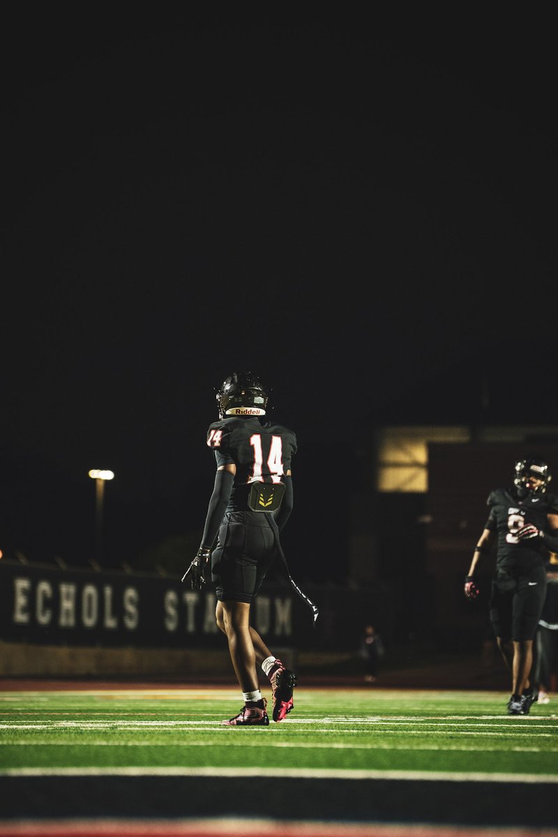 LandonRay_11's tweet photo. Fall season- 5’8 143lbs ➡️ Spring ball 5’10 162lbs 🏋️
2 inches and 19 pounds of growth over offseason ‼️‼️.
@coppellfootball @A_Wiley30 @PrepRedzoneTX @dctf @TXRecruits @247recruiting @DR_SPORTZ https://t.co/Uo1Y4H9Phu