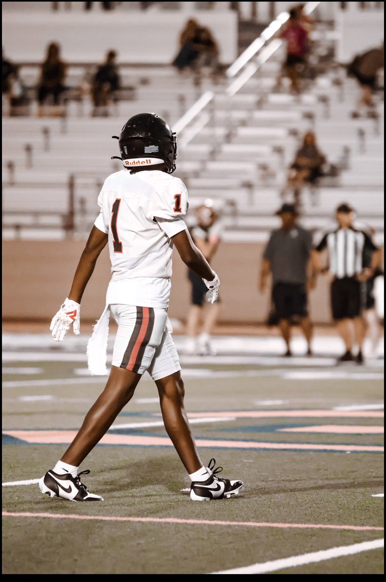 LandonRay_11's tweet photo. Fall season- 5’8 143lbs ➡️ Spring ball 5’10 162lbs 🏋️
2 inches and 19 pounds of growth over offseason ‼️‼️.
@coppellfootball @A_Wiley30 @PrepRedzoneTX @dctf @TXRecruits @247recruiting @DR_SPORTZ https://t.co/Uo1Y4H9Phu