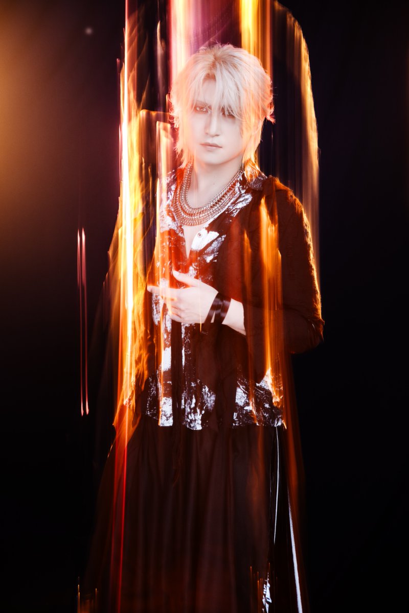 opera_staff's tweet photo. 【個人アーティスト写真①】

Vo. 苑: @opera_sonoman 

Gt. 優介: @YusukeHiraga https://t.co/ox2C1rPwjF