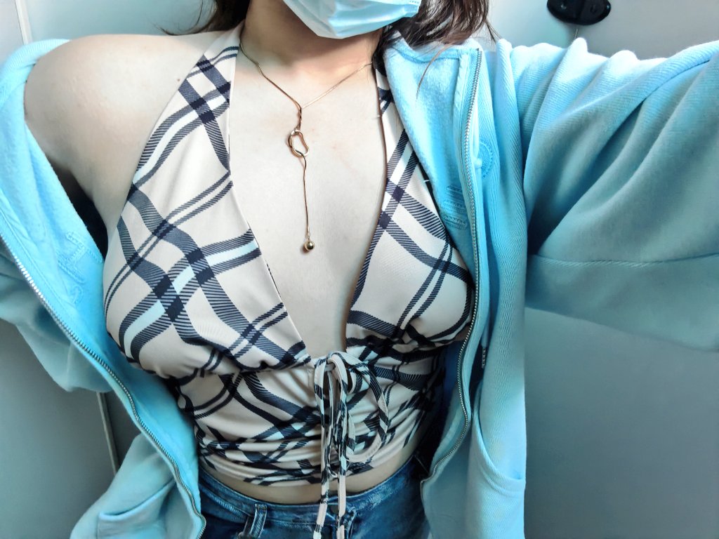 Pink_ouo_'s tweet photo. 不穿胸罩就是胸距宽的八字奶😢
#小狗日记 #反差 #骚逼 #女绿 #精厕 #婊子 #母狗 https://t.co/dUx324ZJ4k