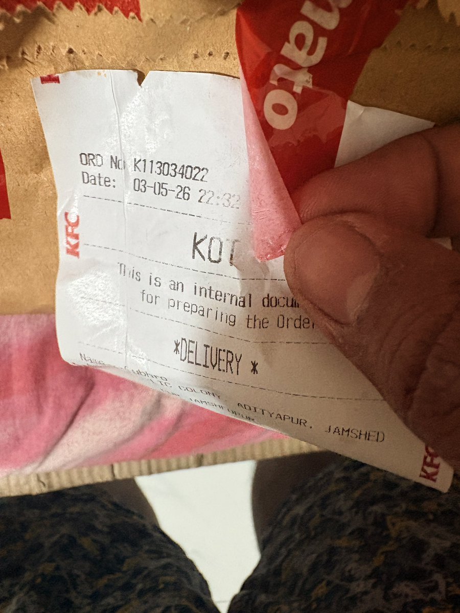 Docsaab1414249's tweet photo. You start preparing after 45 mins. Great 
@KFC_India @kfc @praddas https://t.co/nC34N8HZ1F