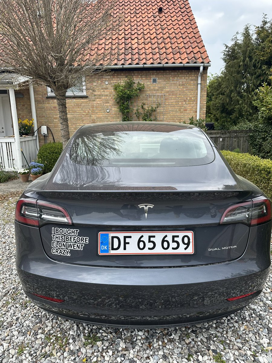 PapaCJ's tweet photo. Spotted in Copenhagen. Gotta appreciate the humour @elonmusk ! https://t.co/VCtjq6KHYU