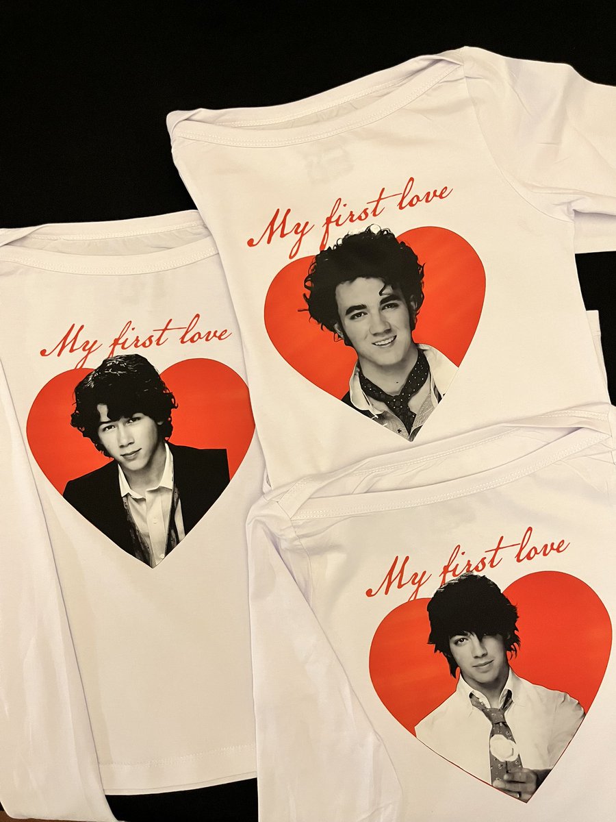 Brujita Merch tweet media