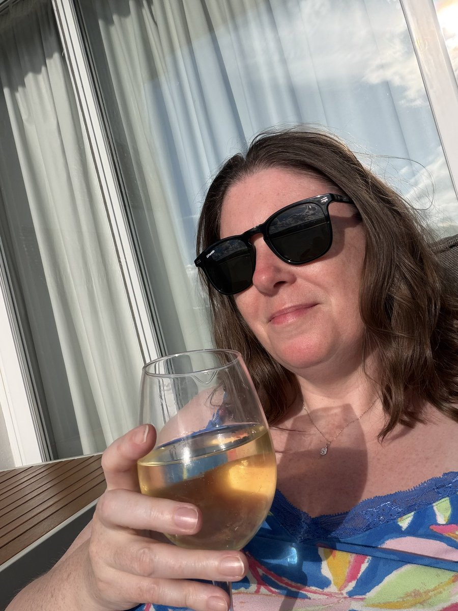 ShelfSiobhan's tweet image. Day 2 of Alvor and it just gets better 🌞🌞 #holidays