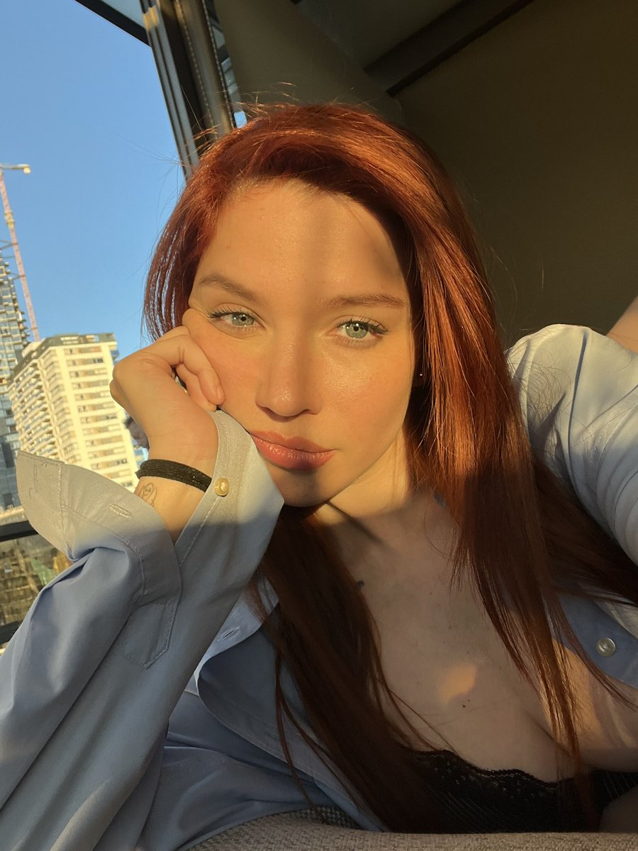 Mica Suarez tweet media