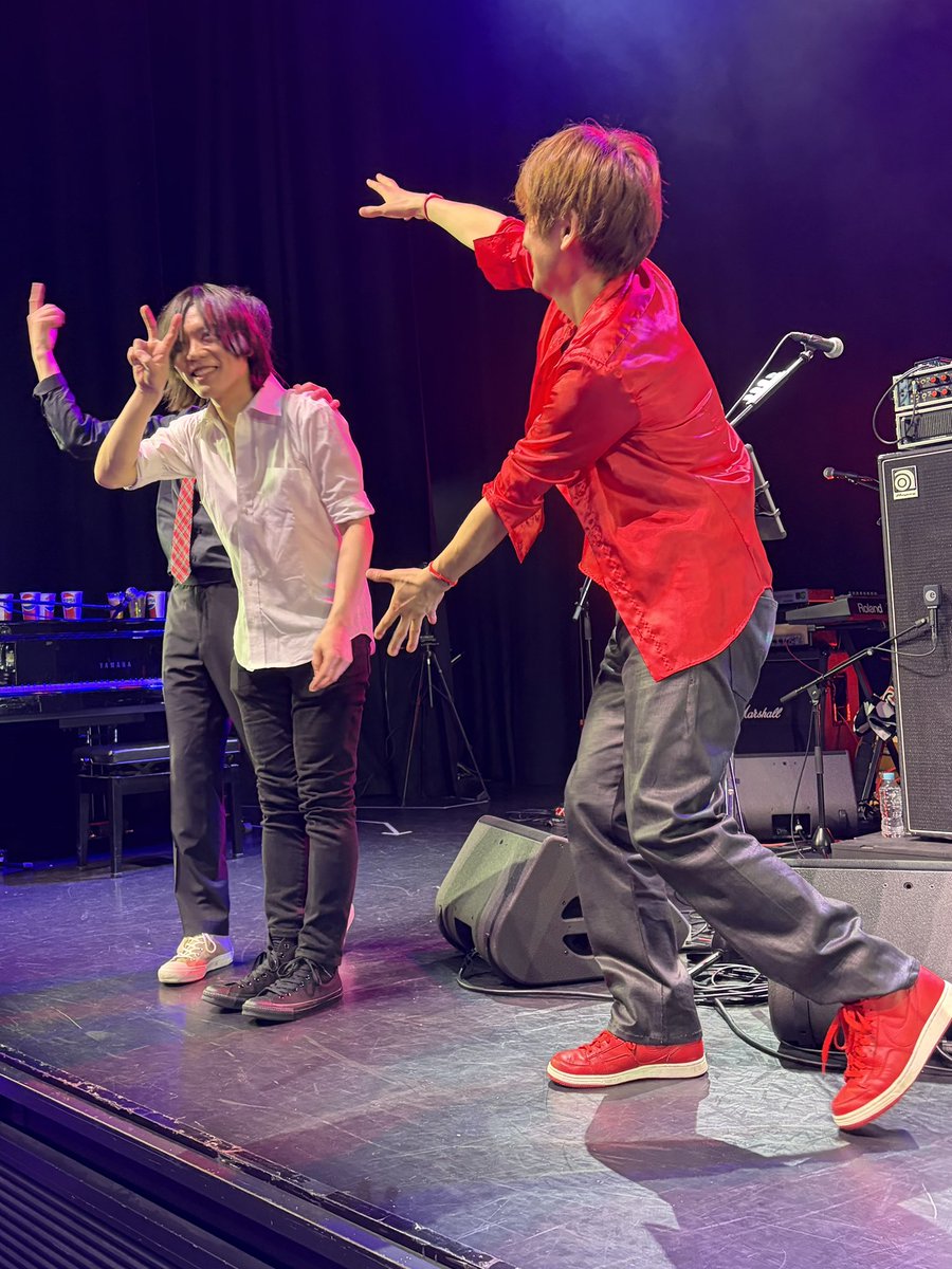 _Naomi69's tweet photo. 大役を見事に務めミナリ君が嵐を呼んでくれました🌪️🥁セッションを経て新旧世代が交流し🤝伝承されていく🎽今回不在のジュンさんもそうやって大きくなられたんだと思う✨銅鑼を叩く力強い打音がなんだか決意表明と39のような気がして😌💭繋🎀ホンワカエンディングにグッときた👏😭
#GUEEN https://t.co/UPtKwvwNM9