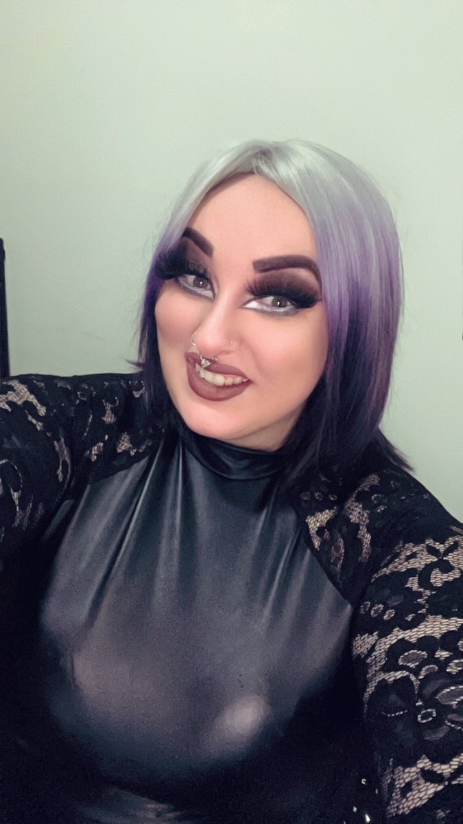 kylie✮⋆˙ tweet media