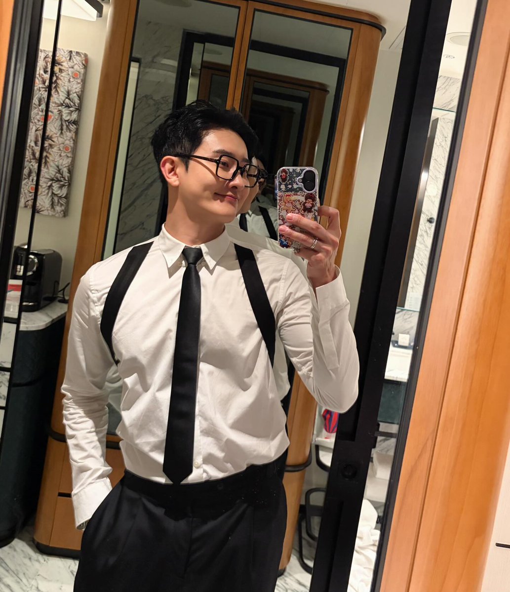 daily zhoumi 🍯 tweet media