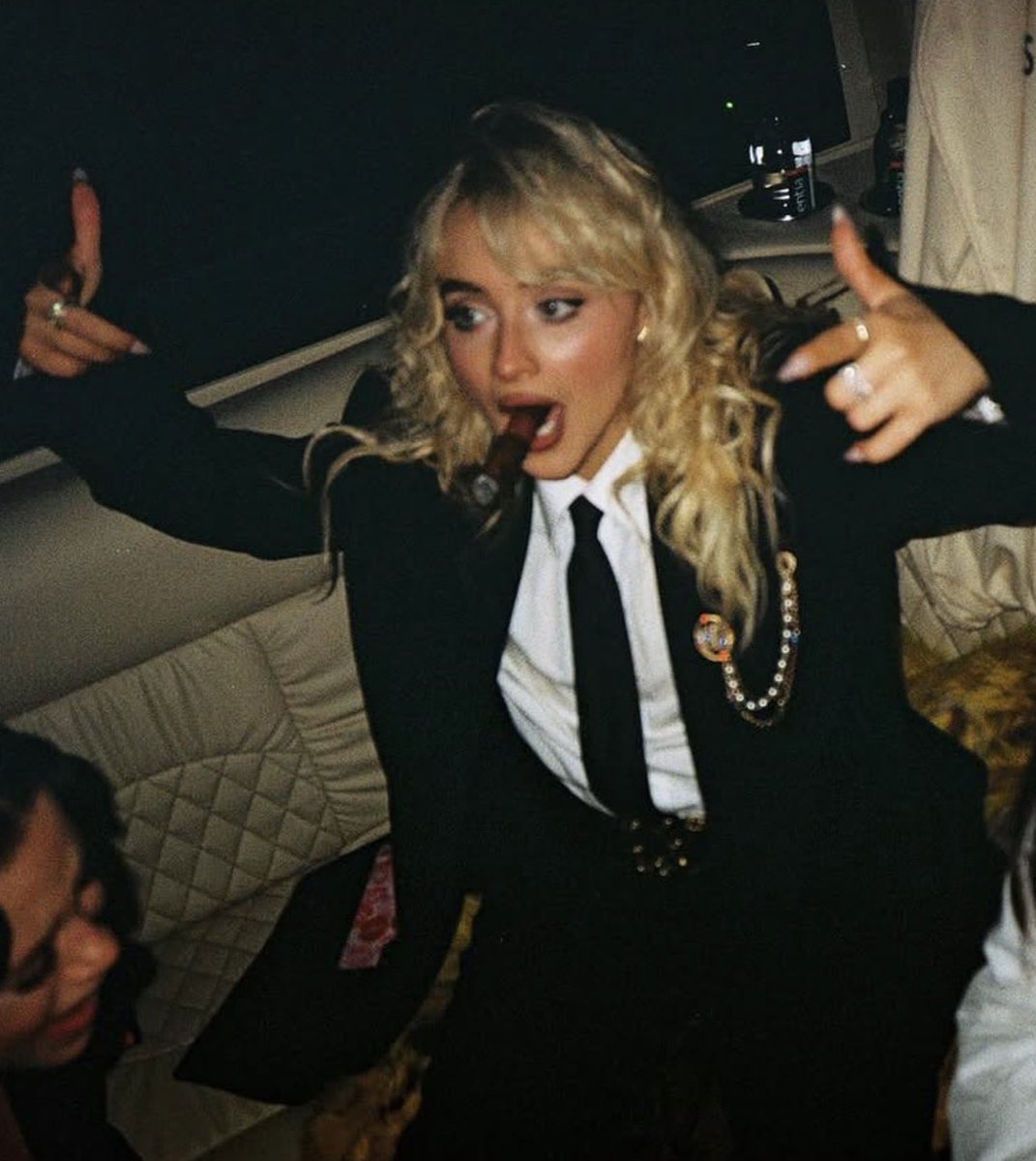 niki ⋆˚࿔ tweet media