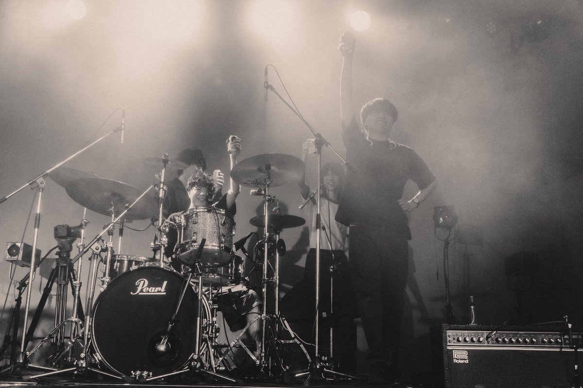 rusantiman_band's tweet photo. 【オフィシャル2次先行受付開始‼️】

"Face to Face tour"

10/23 千葉
10/30 名古屋
11/18 福岡
11/20 大阪
12/4 仙台
12/6 北海道
2026 1/15 東京

受付URL：https://t.co/EhUTVtWpTe

受付期間：2026/5/2(土)12:00 〜 2026/5/11(月)23:59 https://t.co/FXUJHo45cF