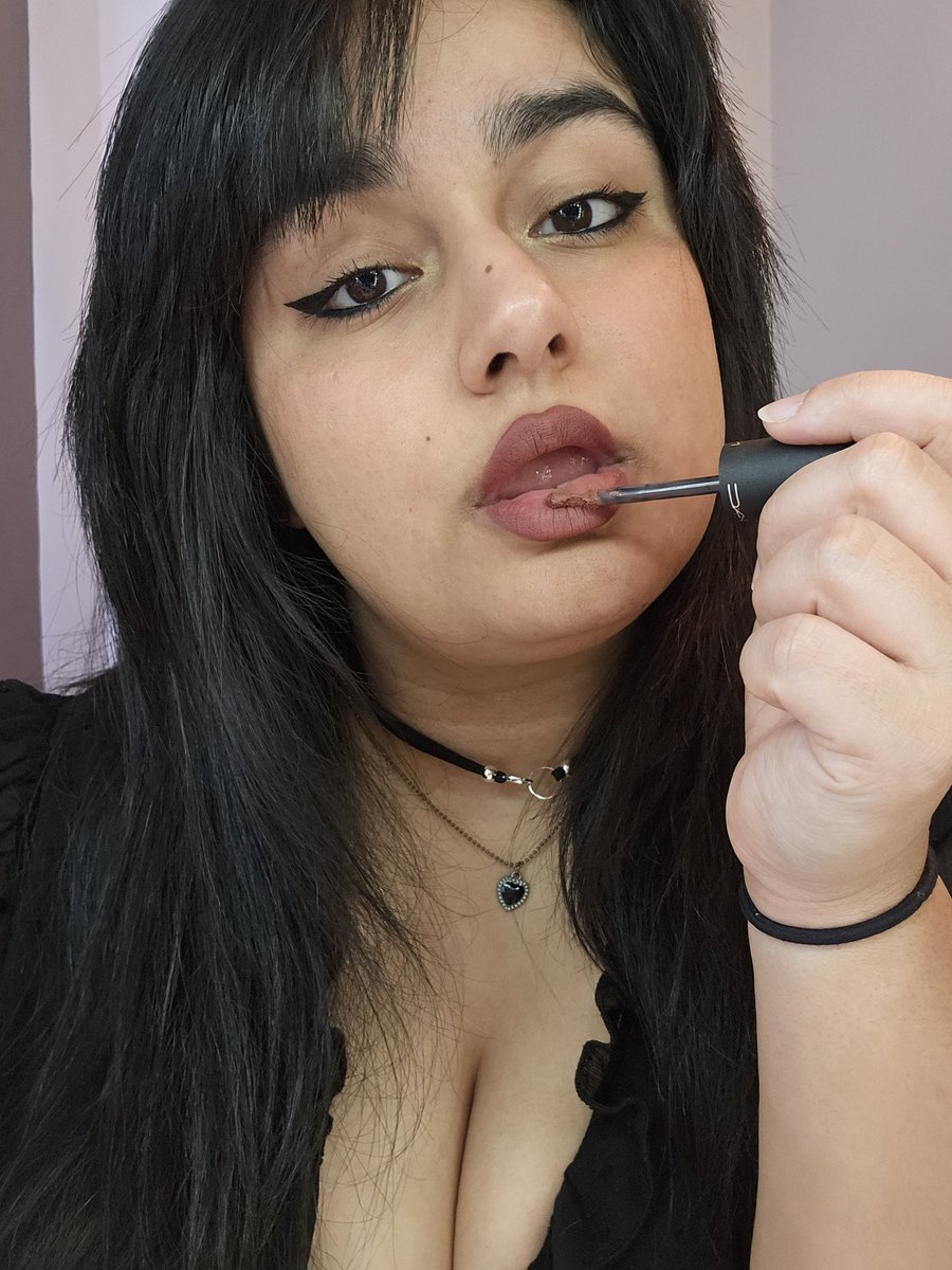 goddess_squish's tweet photo. I want a finsub that likes to watch me do my makeup and other girly things 🖤💕

Findom findomme humanatm coffeesub https://t.co/hVc8YuuxxZ
