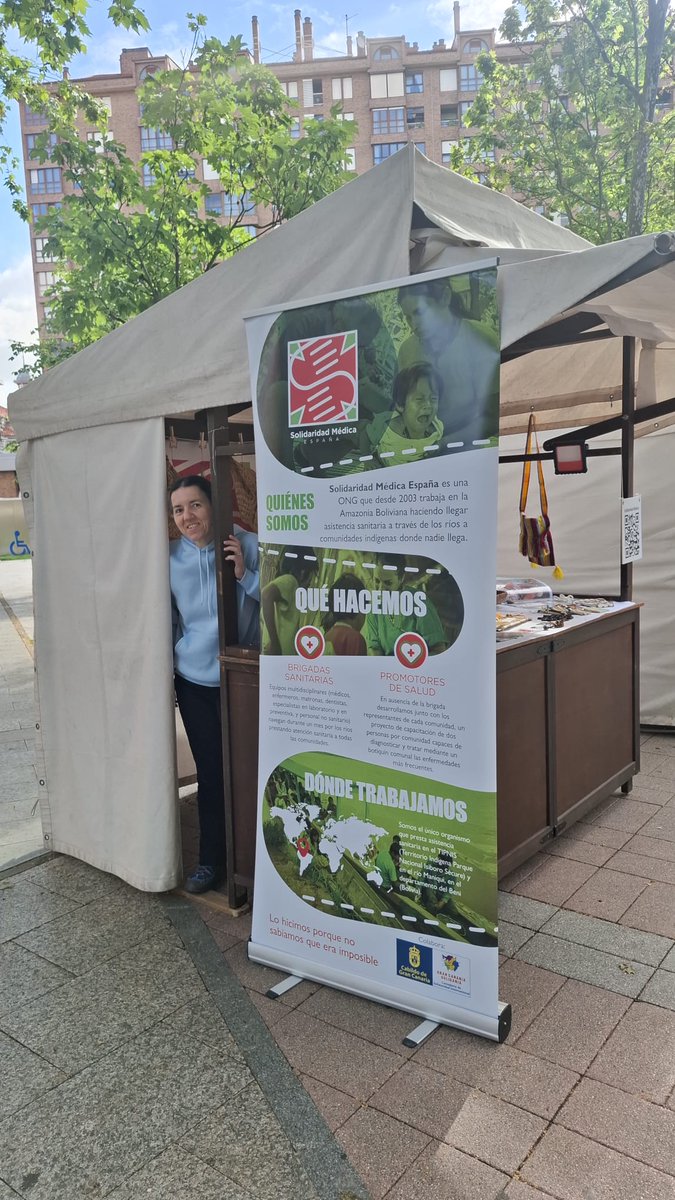 SolidaridadM's tweet photo. Hoy hemos estado en el @artesanoyeco de Avilés enseñando el trabajo de la ONG a la ciudadanía. Gracias por la oportunidad. https://t.co/Db43sct3AK
