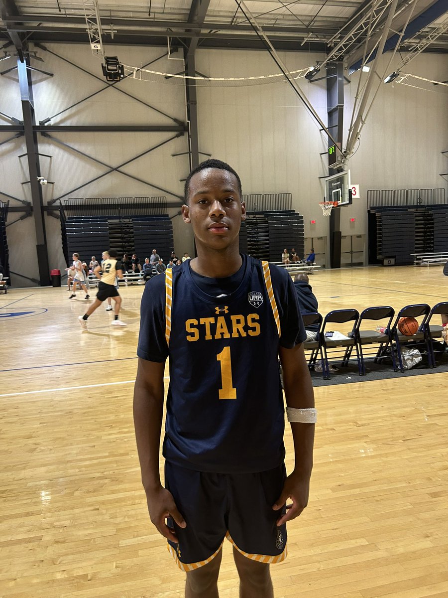 JohnnyBuckets02's tweet photo. Another good win for Stars Basketball Club UAA. Anthony Wiggins (1) led the way with 27pts, scoring at all three levels. Nolan Coffman (2) added 22pts of his own. A versatile forward that can do just about everything. https://t.co/se7ccRIu0e