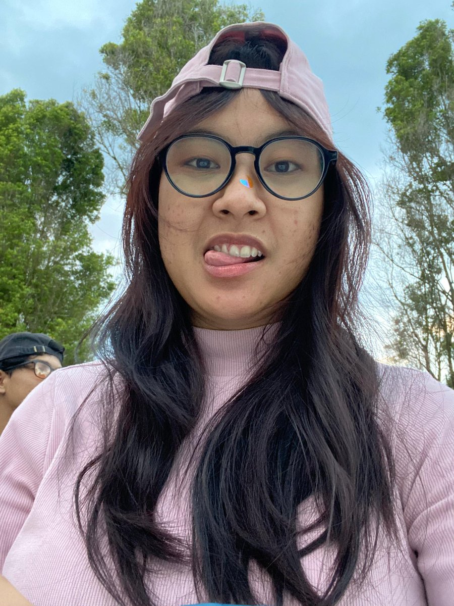 agatha tweet media