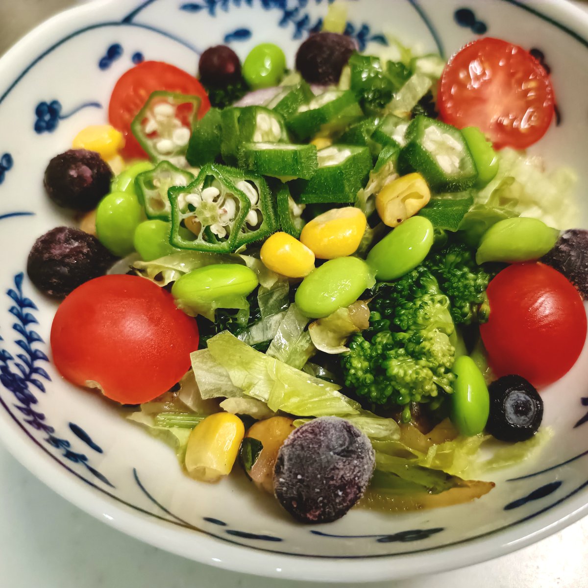 おはようございます 今朝はかわいいサラダ画像で癒されよう🥗あーかわいい