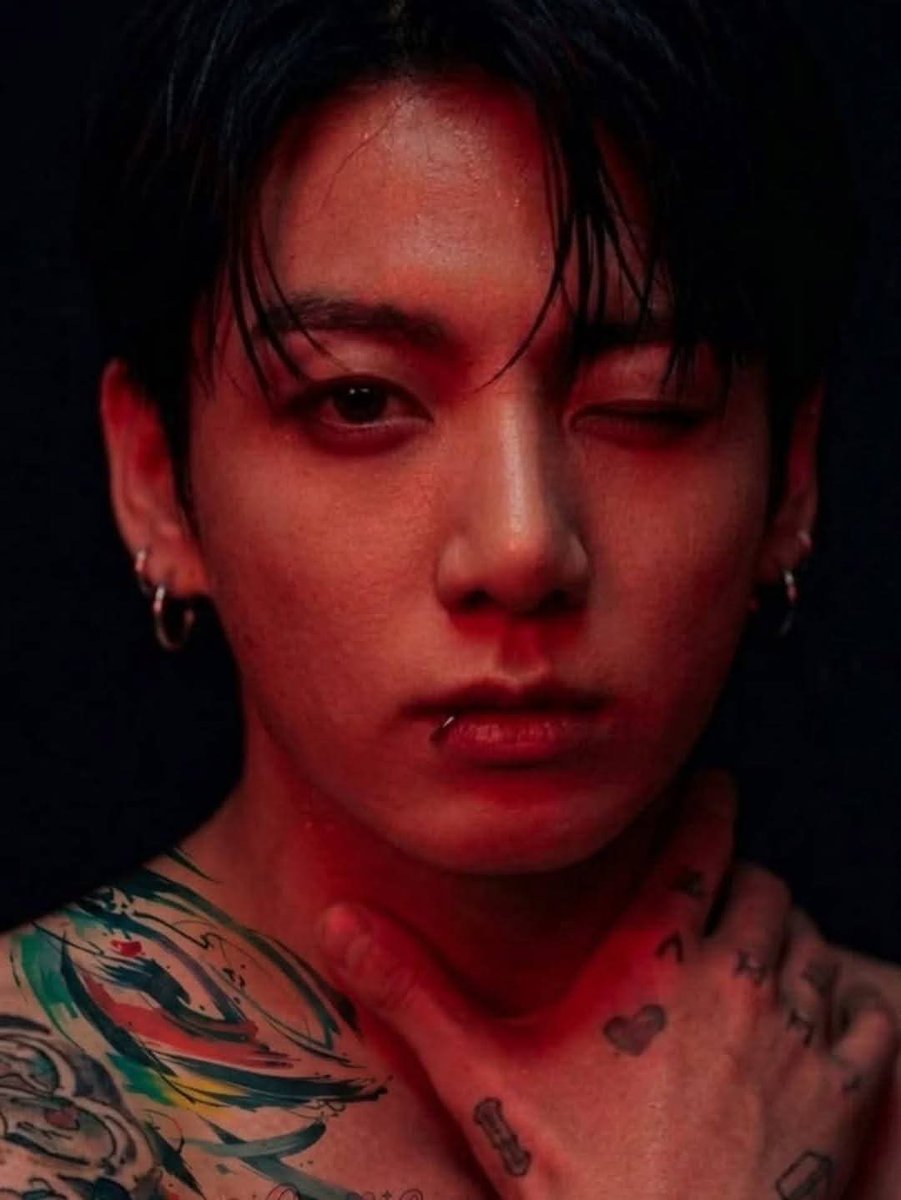 kookie1_jk__'s tweet image. You are the sunshine
That dwells in my heart.
I am the moon’s cup of wine
That makes people drunk.
Love you 😘 

Wish you a wonderful time 
Take care 
#jk