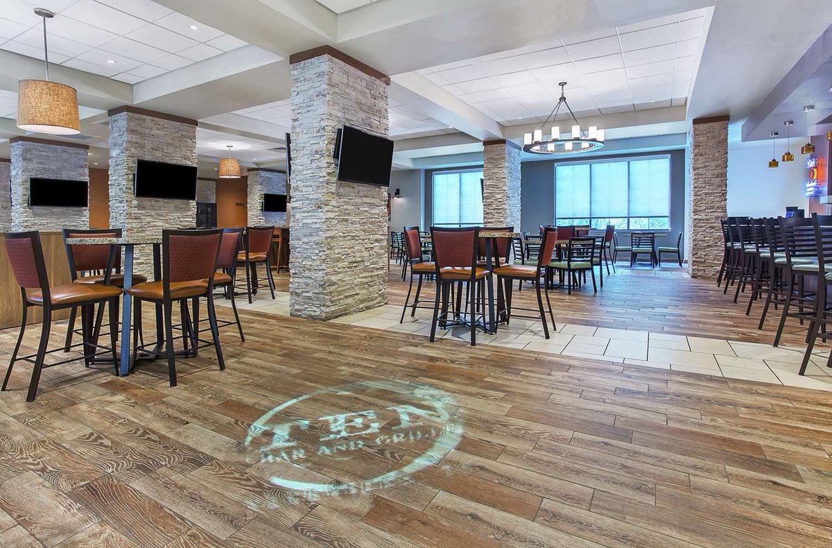 Embassy Suites by Hilton Nashville Airport tweet media