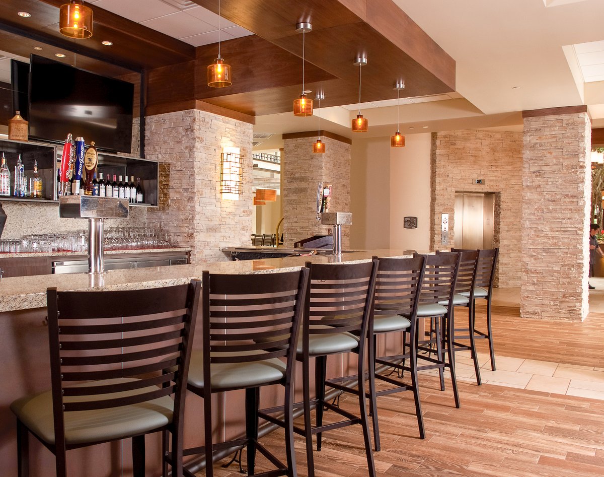 Embassy Suites by Hilton Nashville Airport tweet media