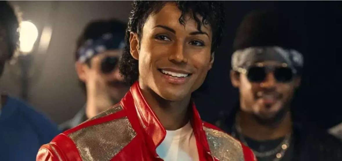 NeMc_'s tweet photo. Vou expor os problemas que vejo em Michael, a cinebiografia de Michael Jackson. Estes pontos, porém, não tiram méritos, como engatar uma música atrás da outra, as ótimas atuações do elenco e uma produção apurada.

https://t.co/HmFEhsceRQ https://t.co/blwpQgezYf