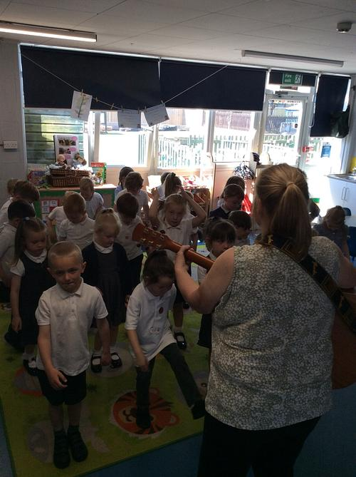 St_Nicholas_CEP's tweet image. In Music #EYFS we explored pulse and rhythm. The children enjoyed using their voices too to join in familiar songs.
#NewRomney