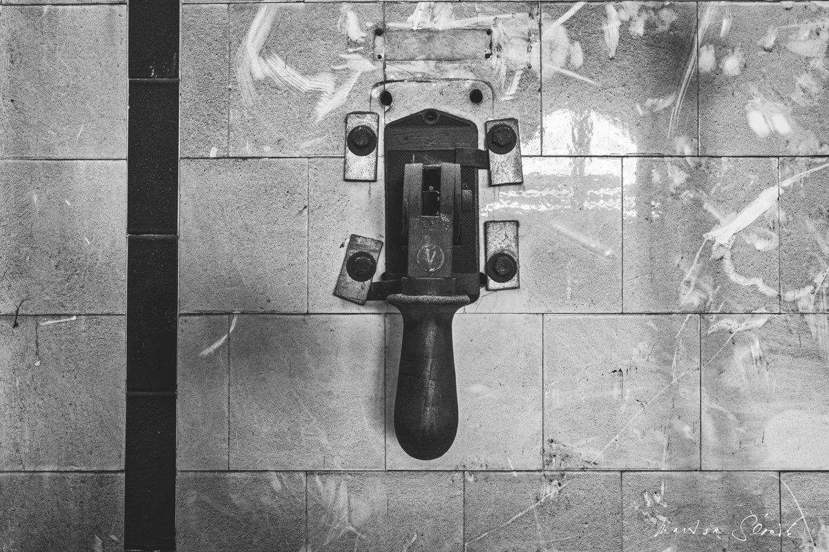 Budova  elektrárny z roku 1924, která zásobovala elektřinou textilní továrny na Těšínské a Staroměstské ulici ve FM. Byla vybavena strojním zařízením z Erste  Brünner Maschinen Fabriks - Gesellschaft, Brünne. Významná  Rakousko-Uherská, strojírenská společnost z Brna.