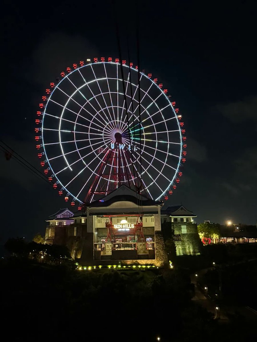 EasonID007's tweet photo. Ferris wheel at night 🎡 https://t.co/nXklkpEGX9