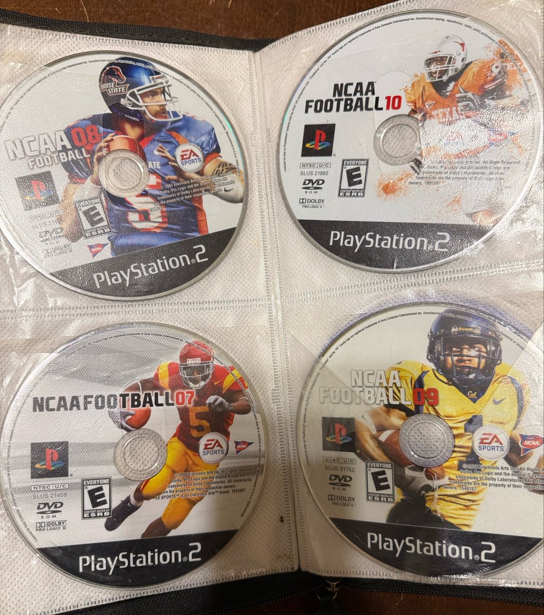 Is EA Sports College Football 26 Out tweet media