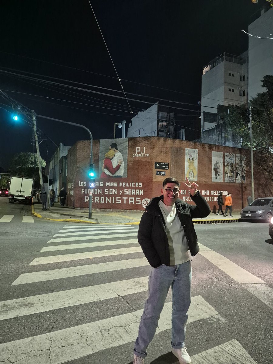 De La Matanza a Caballito.

CRSTINIZAR Y PERONIZAR.