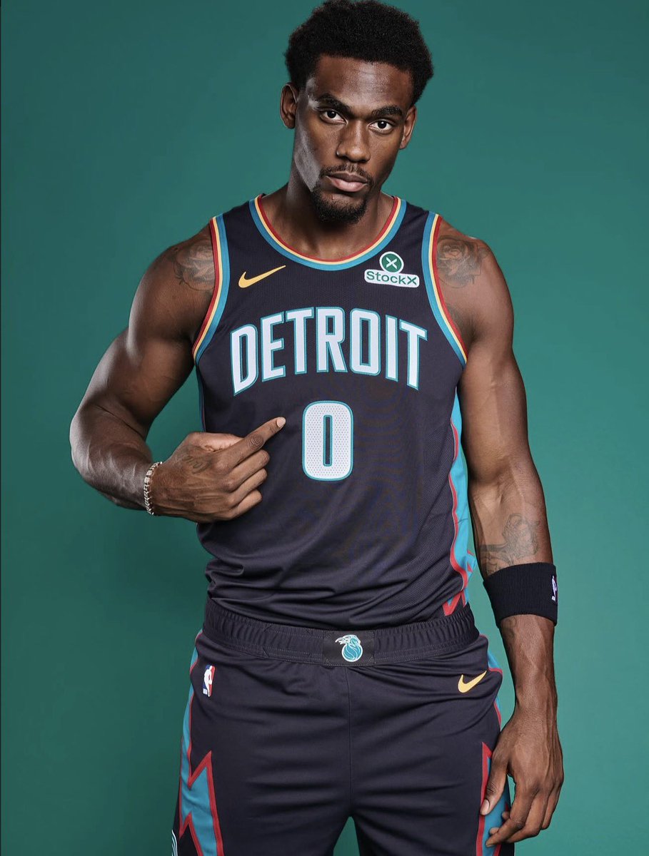 OverpoweringBig's tweet photo. Always repping. #DetroitBasketball https://t.co/iStxR8vU1y
