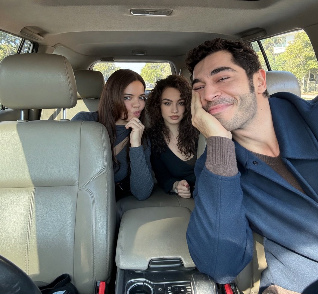 Bella🦩 tweet media