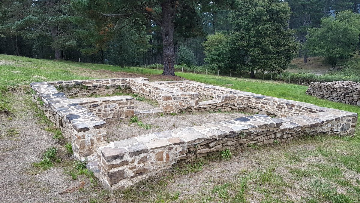 PatrimonioAlava's tweet photo. #Amurrio. En el #yacimiento de #Elexazar se han encontrado restos de una calzada y edificaciones #romanas de los siglos I y II. #Álava
Foto: @ondarebabesa https://t.co/U7yOJrJAKG