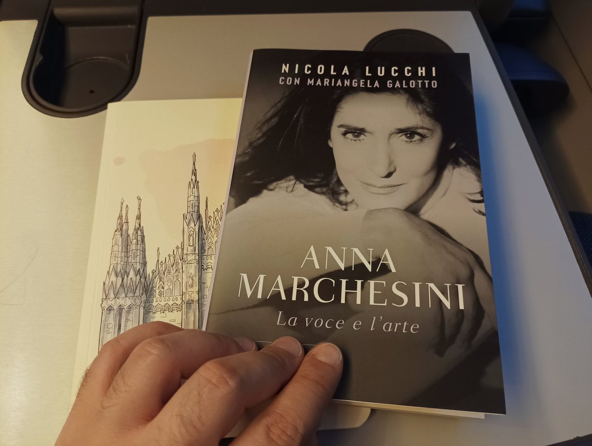 AlexEm1983's tweet image. Appena iniziato in treno e sono già incantato. ❤️ #libri #AnnaMarchesini