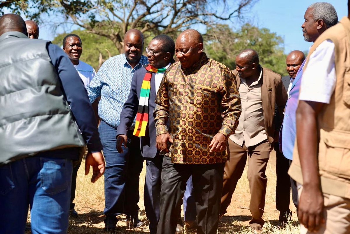 <a href="/JacintaNgobese/">Jacinta Ngobese🇿🇦</a> uthuleleni?  

You are waiting for the day Julius Malema visits Zimbabwe! 

Nanku Ramaphosa’s use Zim! 

Why are you not organising a March?