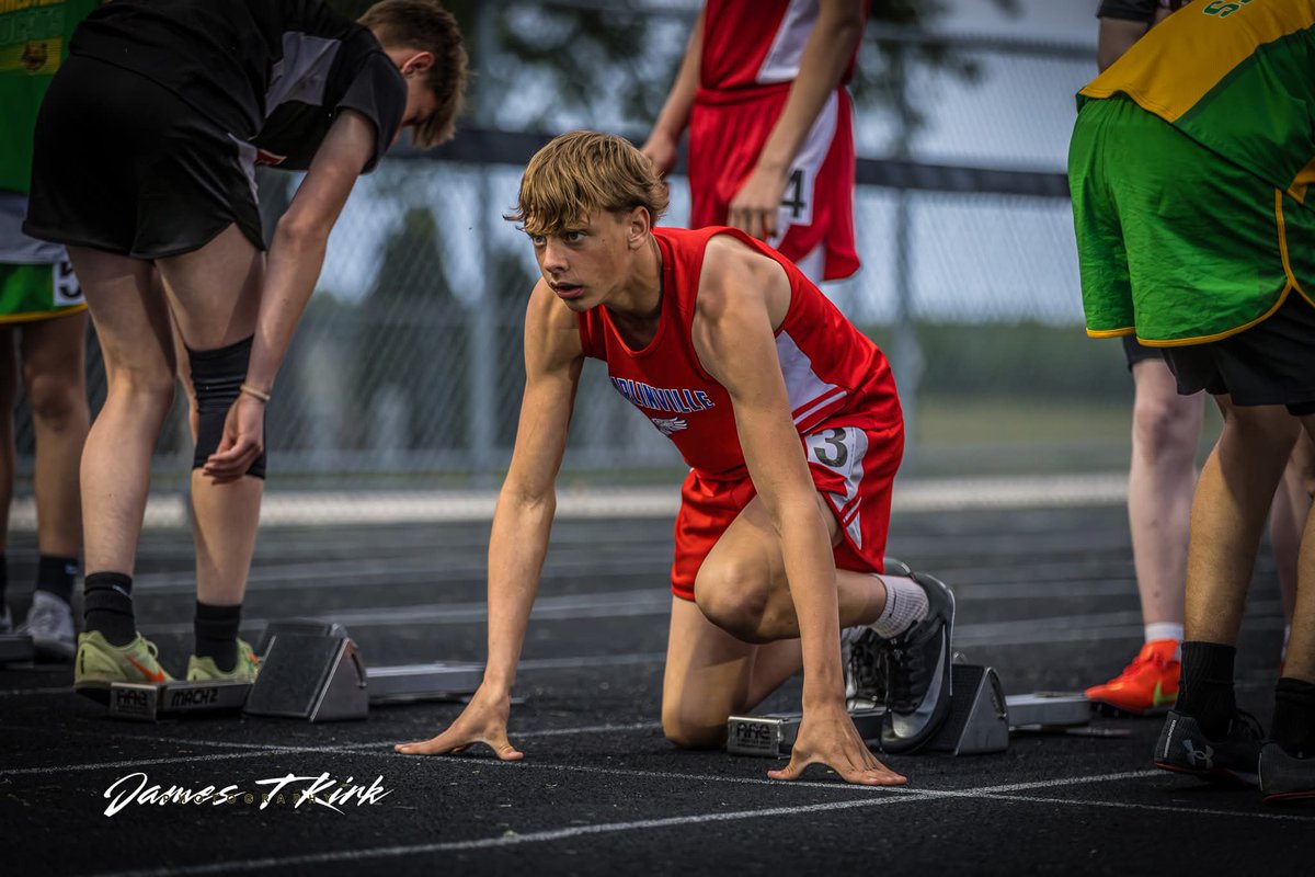 RileySmithQB's tweet photo. 100m and 400m County Champ! #qbthatcanmove #trackforfootball #multisportathlete #speedkills #track #quarterback #footballgoals #highschoolfootball #onepercentbettereveryday @HoytGregory5 @elitefootball @DeepDishFB https://t.co/XOLcdxgSrC