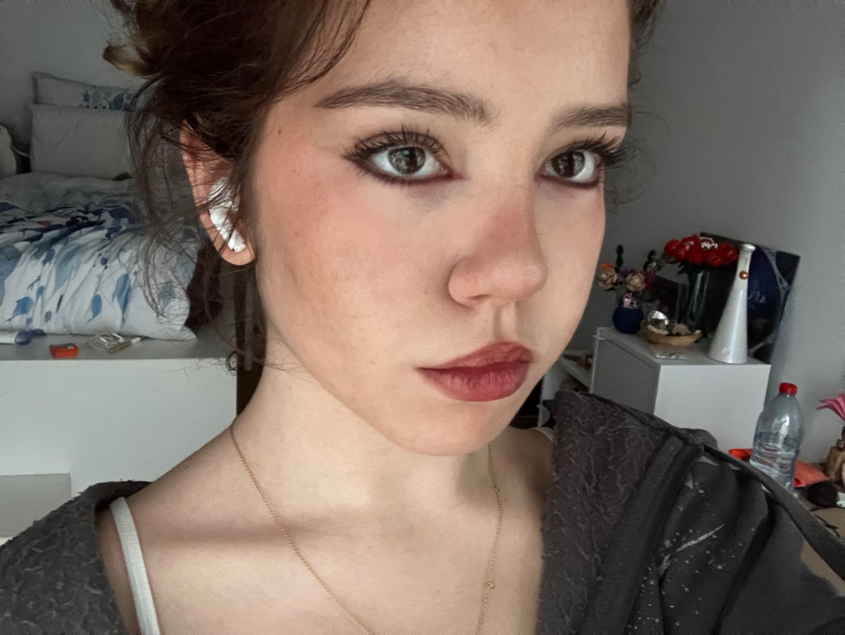 ꧁ 𝒫𝒾𝓃𝓀𝓅𝓂𝓏𝒶𝒾 ℴ𝒻 𝓈𝒽ℯ𝒹𝓉𝓌𝓉 ꧂ tweet media