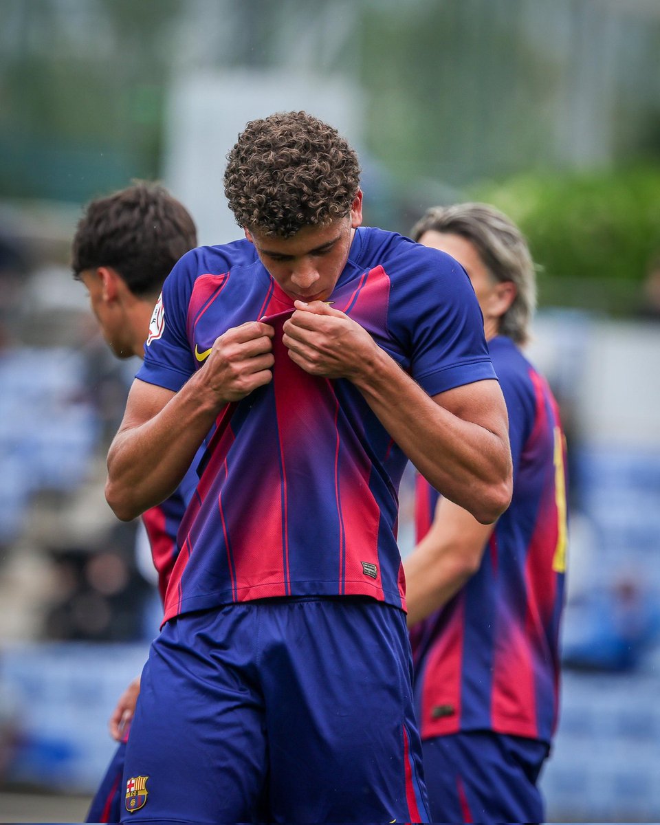 نادي برشلونة tweet media