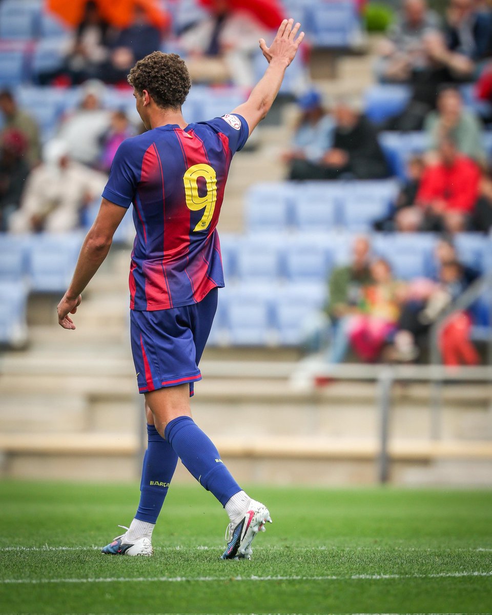 نادي برشلونة tweet media