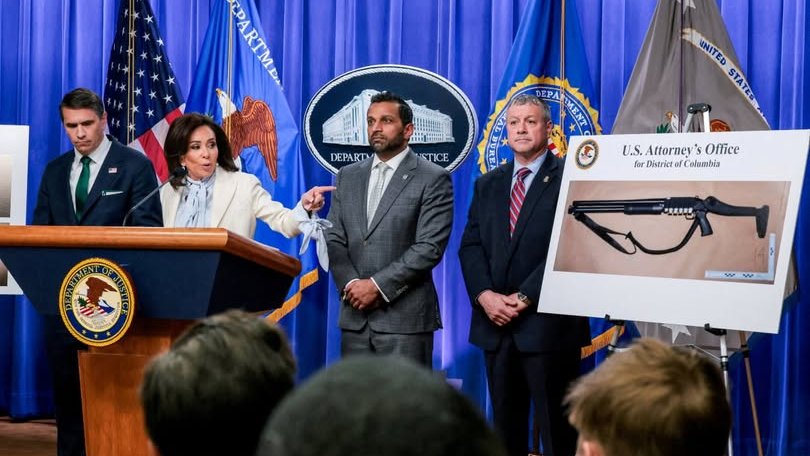 N_S_K_G_72597's tweet image. "It wasn't friendly fire."  
U.S. Attorney Jeanine Pirro confirms that the suspect, Cole Allen, shot a Secret Service agent at point-blank range during the press gala.
The officer’s vest saved his life. A major breakthrough in the investigation. 🔍 #Trump #Investigation