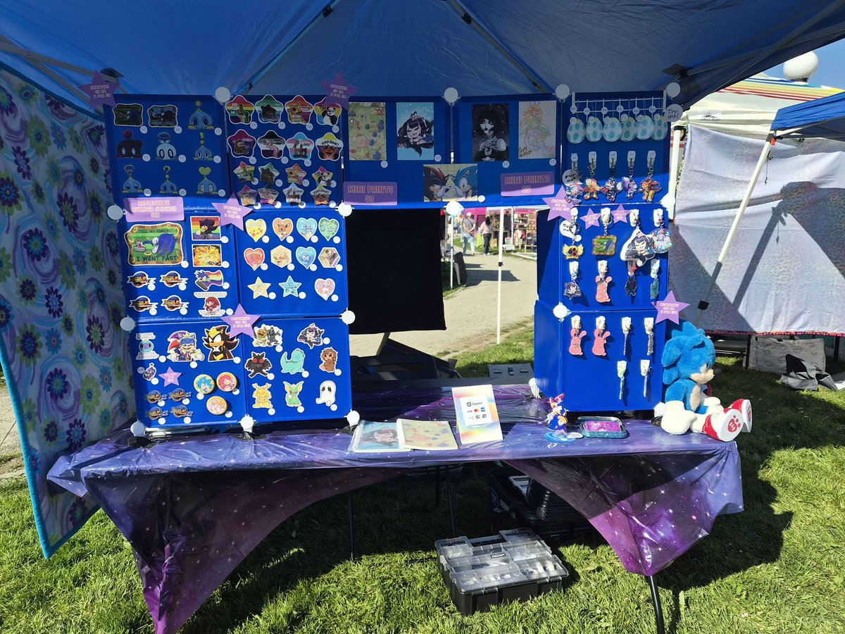 MothHerCryptid's tweet image. In the #Seattle area? Come check out my friend and I’s shop and all the other cool local #artists today at #cutiefest in cal Anderson park! You can also check out our items on #etsy link in bio!