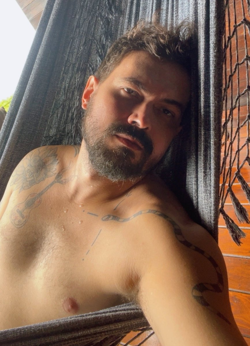 bemti's tweet photo. mas que belo domingo pra... postar um vídeo com uma música inédita como se nada! 😱 (foto meramente ilustrativa pois domingo na rede)

https://t.co/Jn7lz4bi6s https://t.co/t87QFE37GY