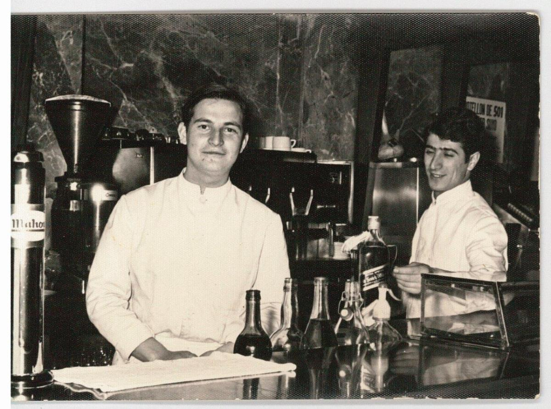 Avilared's tweet photo. Los bares de Ávila: historia y memoria social a través de cafés y tabernas

https://t.co/MZHQ7S3K4V https://t.co/VdolowAdRR