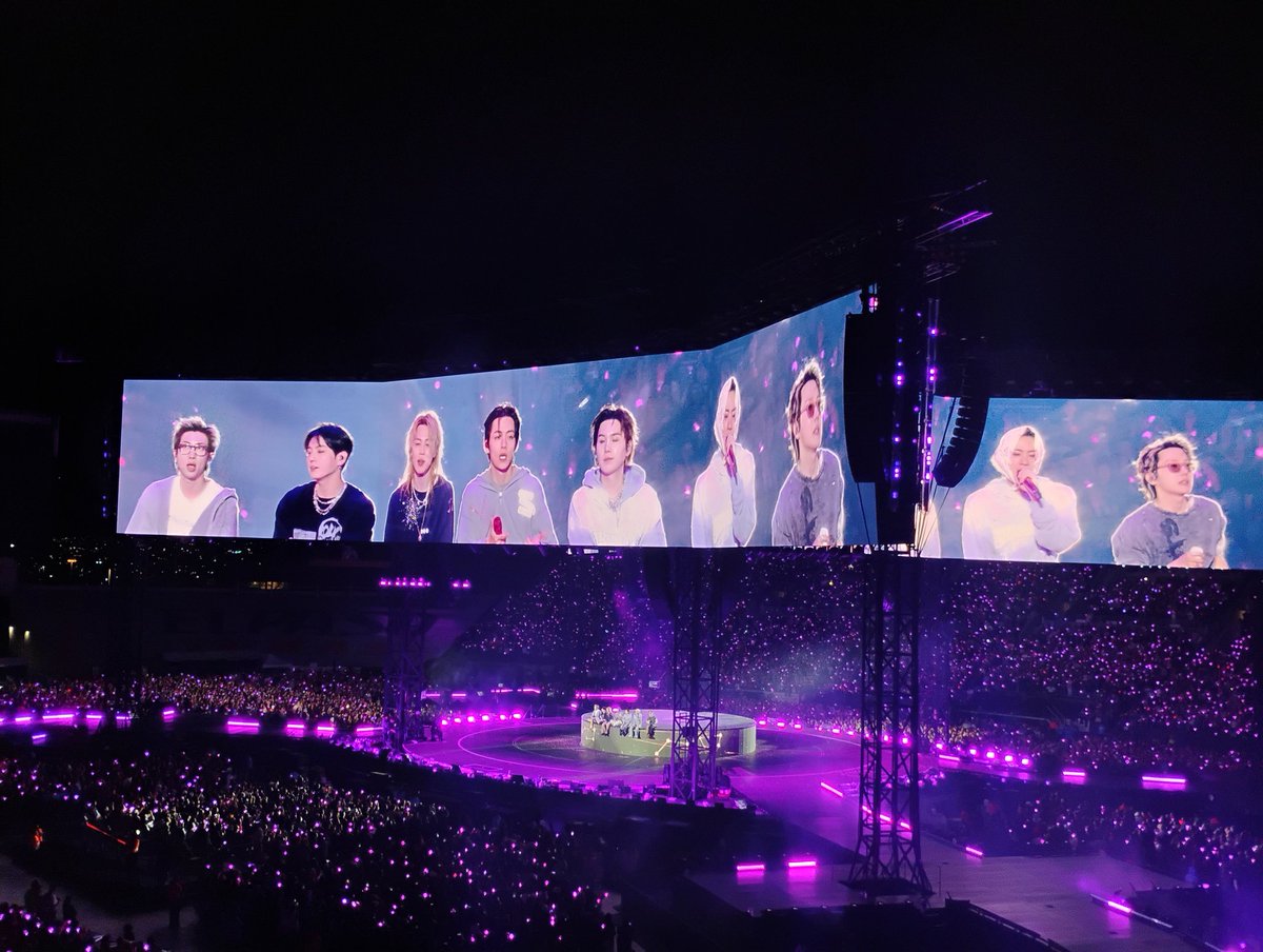 estrellaluvshk's tweet photo. BEST NIGHT OF MY LIFE https://t.co/bohxcTSU2h