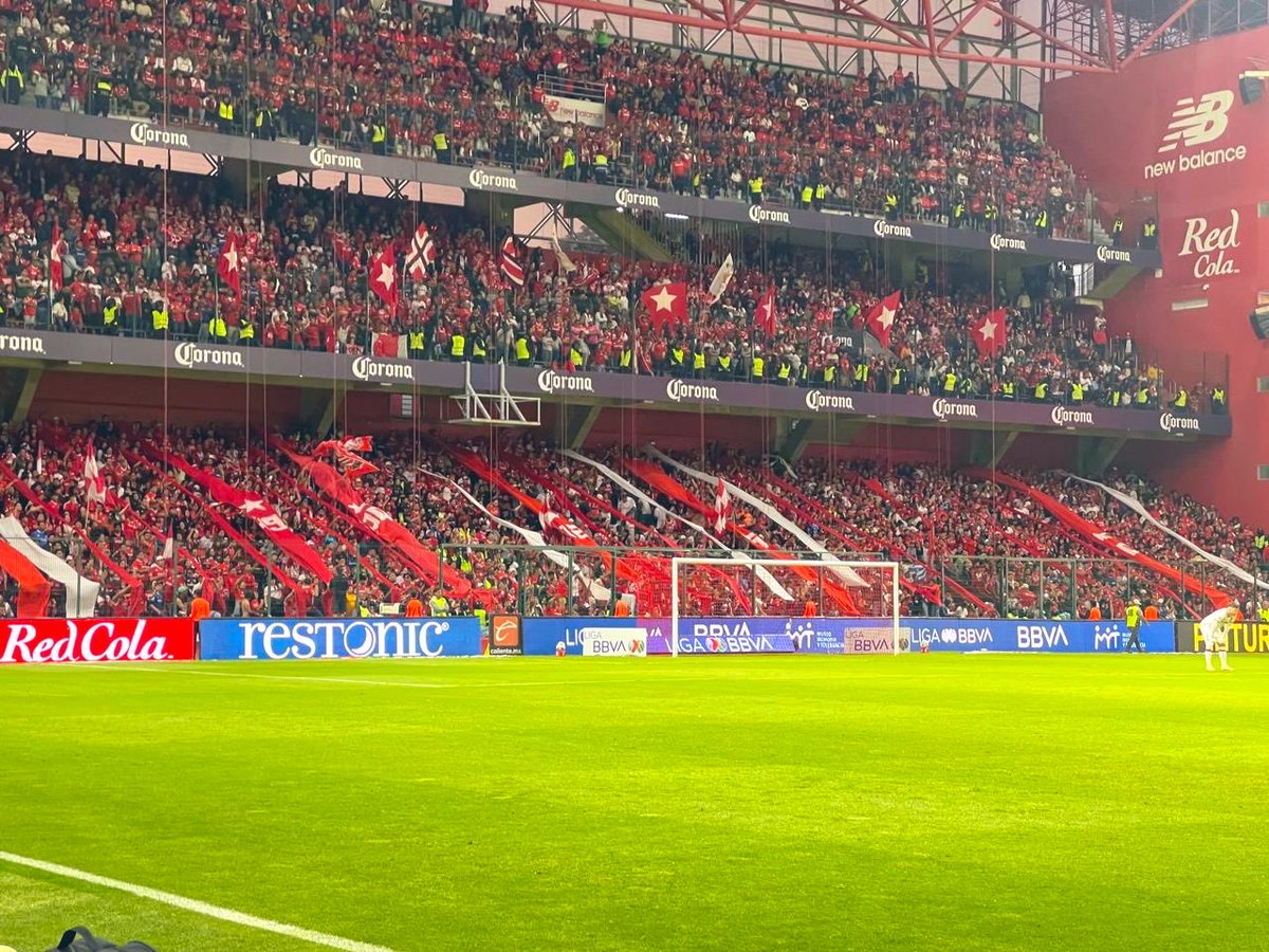 La Banda del Rojo 04 🇲🇽 🇱🇻 tweet media