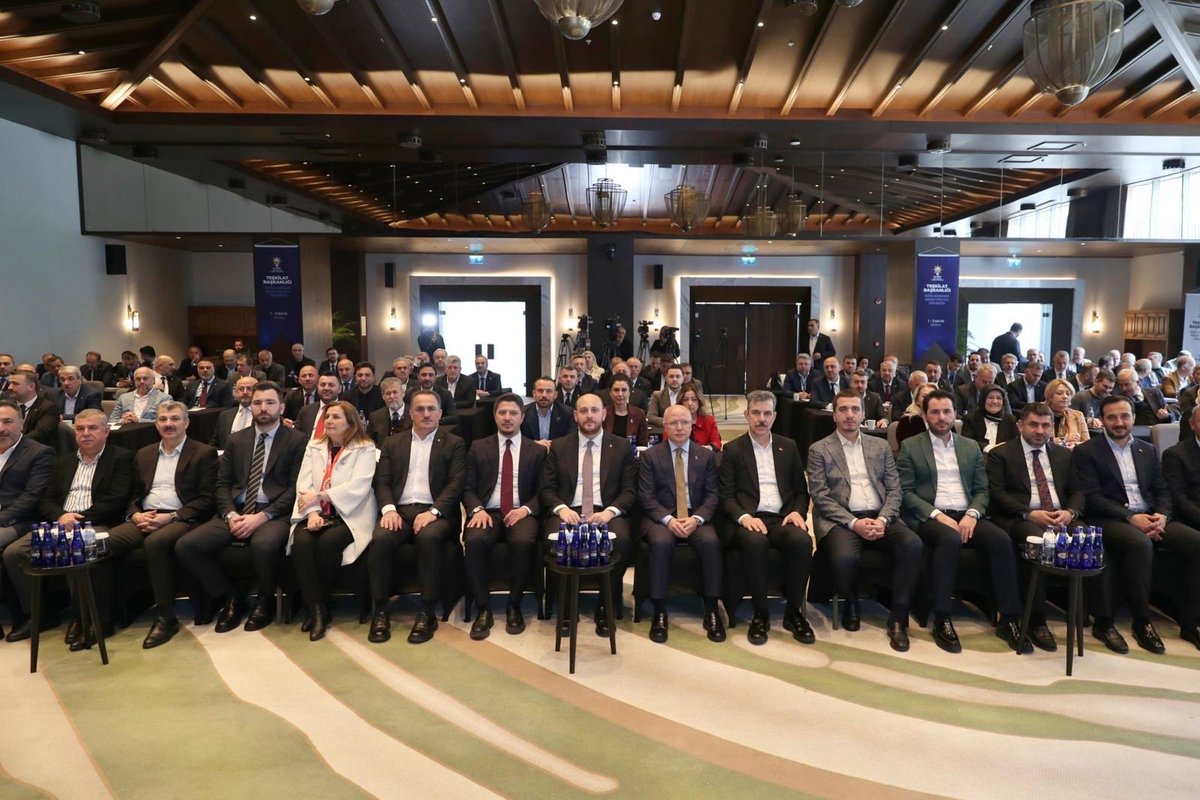 Ayhan Üşdi tweet media