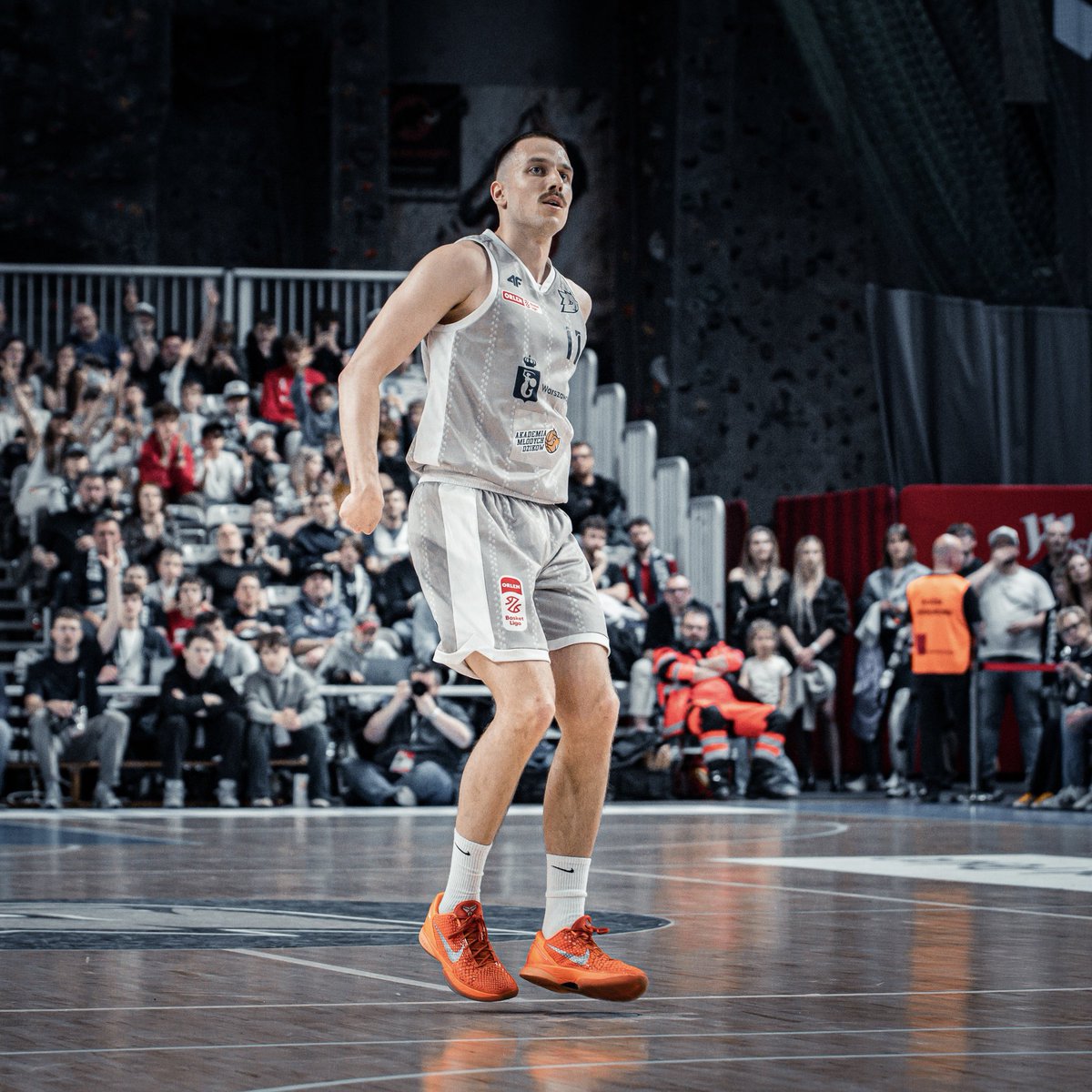dzikiwarszawa's tweet image. Gdyby ktoś nie zauważył, to przypominamy, że podczas meczu z Anwilem do gry wrócił Grzegorz Kamiński 🥳

Zwarty i gotowy na playoffy 🫡

#allin #forzadziki #plkpl