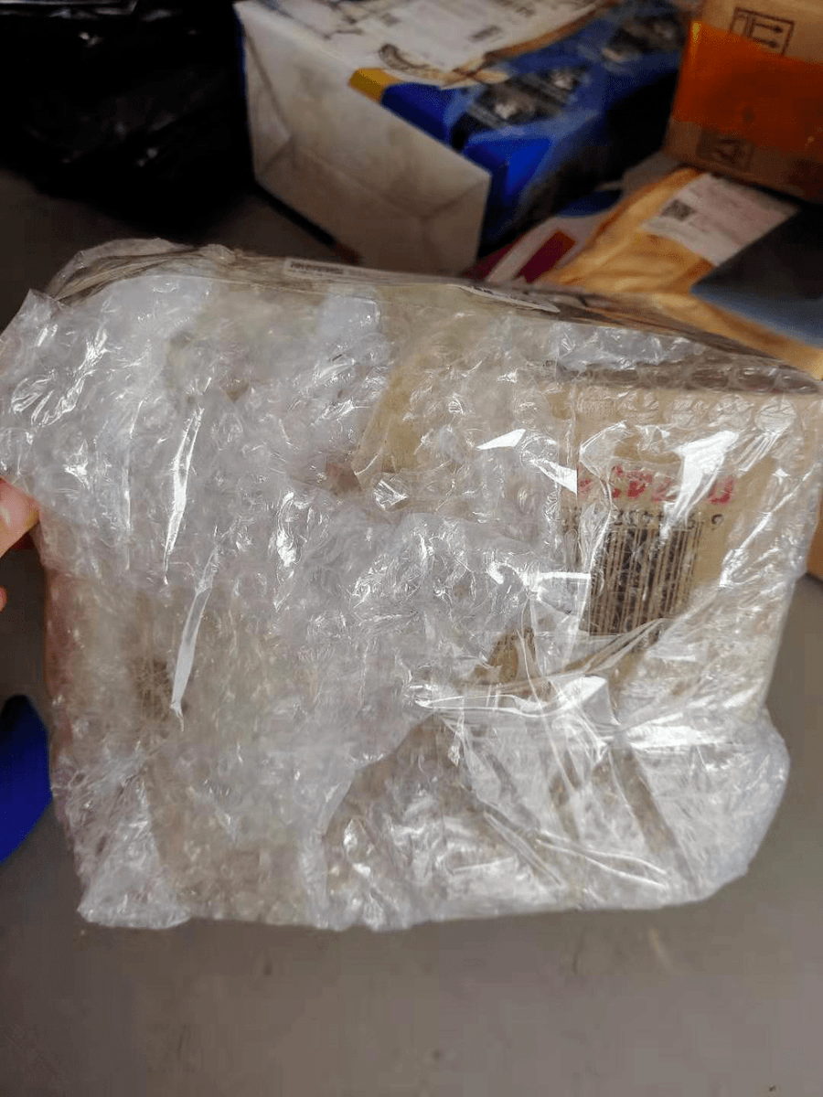 maks1203's tweet image. Unboxed my [快递品牌/物品名称] haul!  Fast shipping, perfect packaging, and exactly what I needed. Who’s with me on loving that "new parcel" vibe #Unboxing #快递标签 #HappyMail