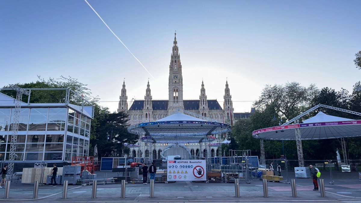 ESCunited's tweet image. 🇦🇹 Day 3 offered beauty after beauty after… a masked beauty. 😊

That’s right! 🇸🇪 FELICIA from #Sweden took some time to speak with us today, so stay tuned for the video.

We also saw quickly, that Eurovillage is also coming along. #Eurovision2026